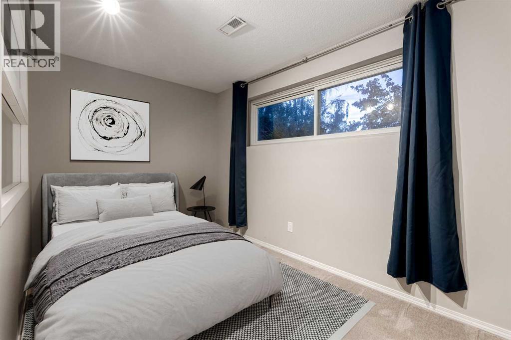 Single Family House Bi-level for Sale in  ALCOTT Road SE Acadia Calgary 