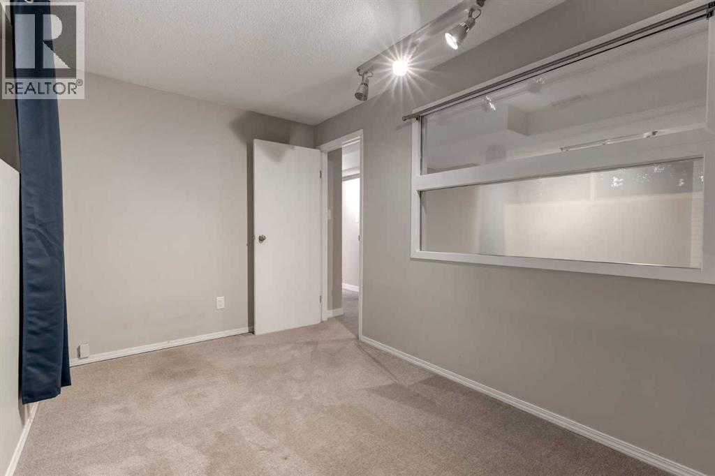 Single Family House Bi-level for Sale in  ALCOTT Road SE Acadia Calgary 
