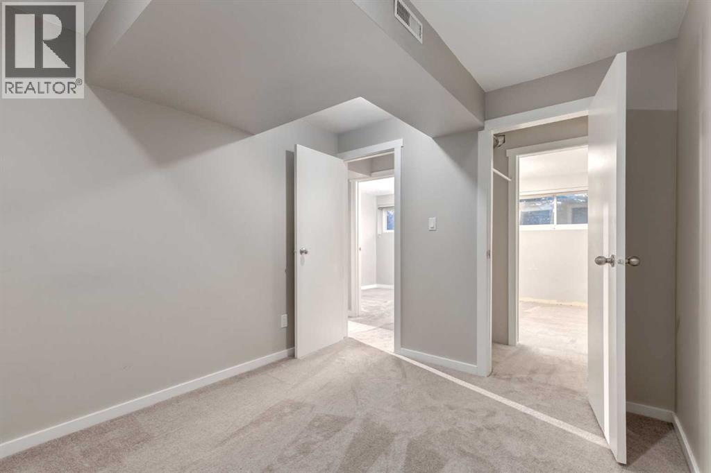 Single Family House Bi-level for Sale in  ALCOTT Road SE Acadia Calgary 