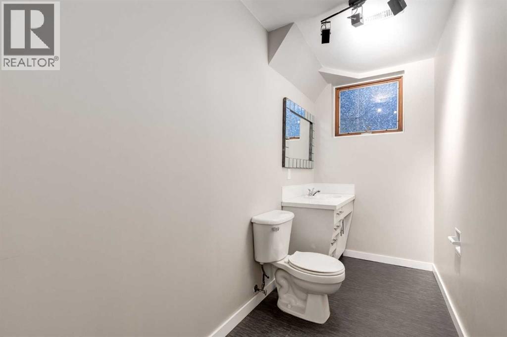 Single Family House Bi-level for Sale in  ALCOTT Road SE Acadia Calgary 