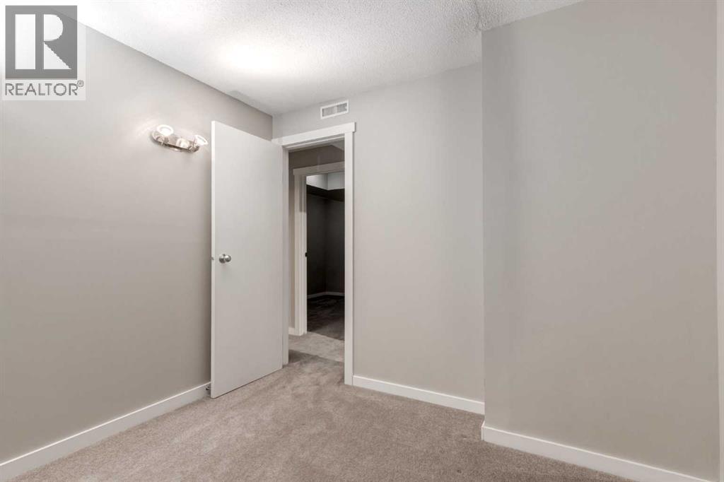 Single Family House Bi-level for Sale in  ALCOTT Road SE Acadia Calgary 