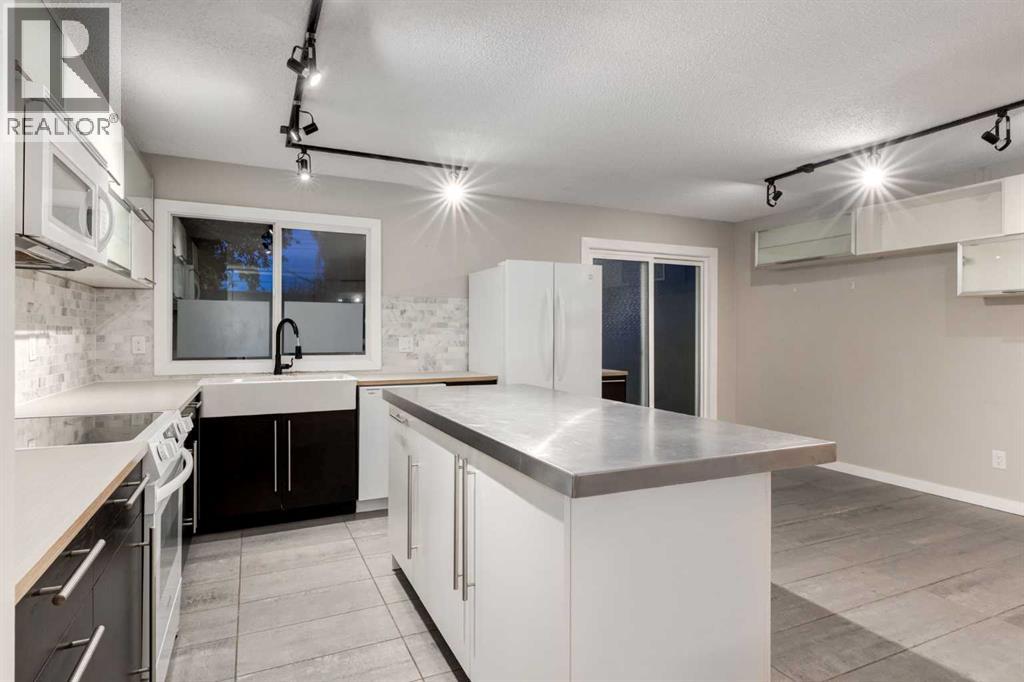 Single Family House Bi-level for Sale in  ALCOTT Road SE Acadia Calgary 