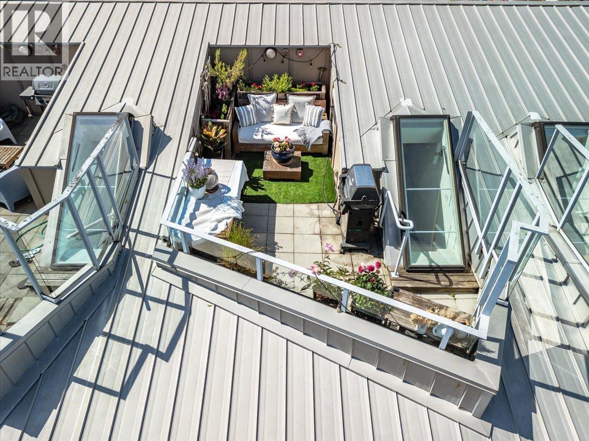 2953 WALL STREET, Vancouver