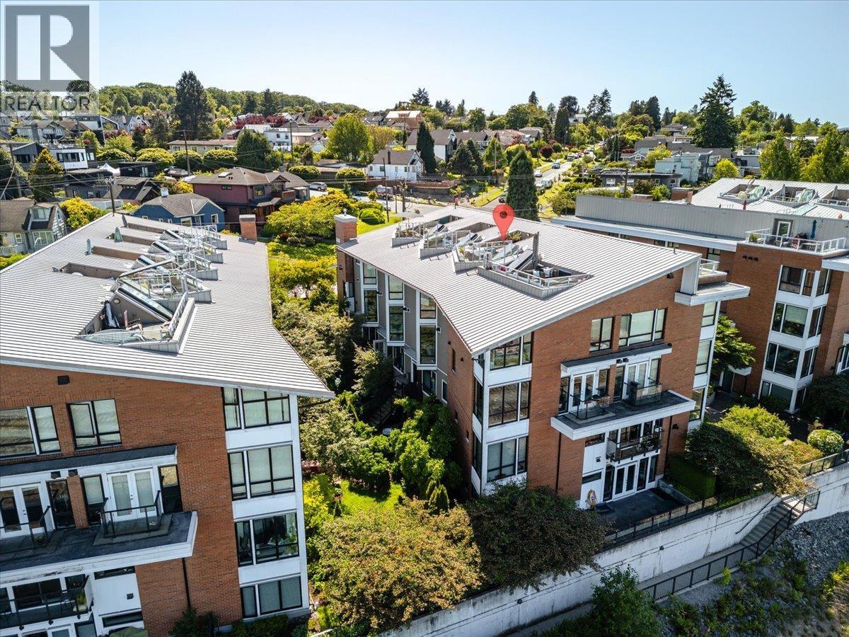 2953 WALL STREET, Vancouver