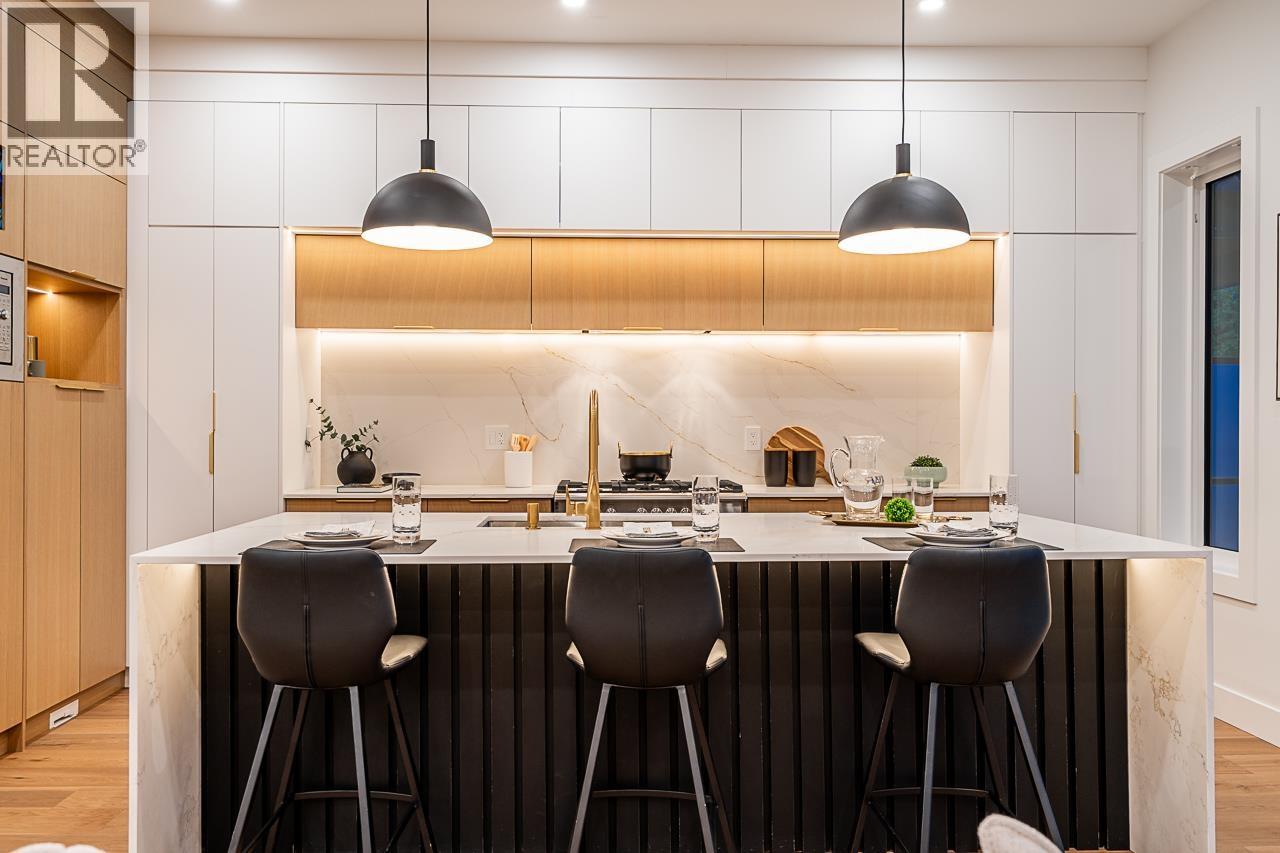 B 5280 VENABLES STREET, Burnaby