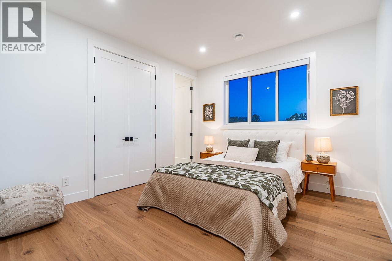 B 5280 VENABLES STREET, Burnaby