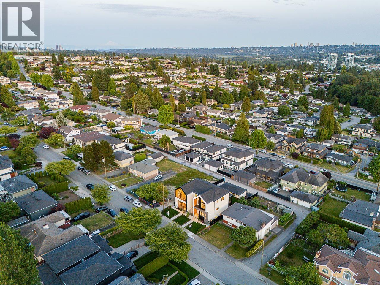 B 5280 VENABLES STREET, Burnaby