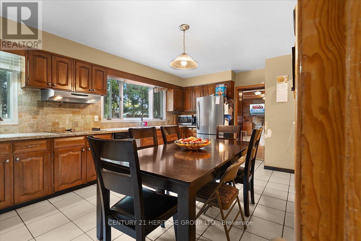 Single Family House for Sale in  ELMHURST DRIVE Hamilton (Sherwood) 