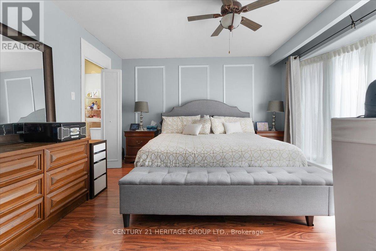 Single Family House for Sale in  ELMHURST DRIVE Hamilton (Sherwood) 