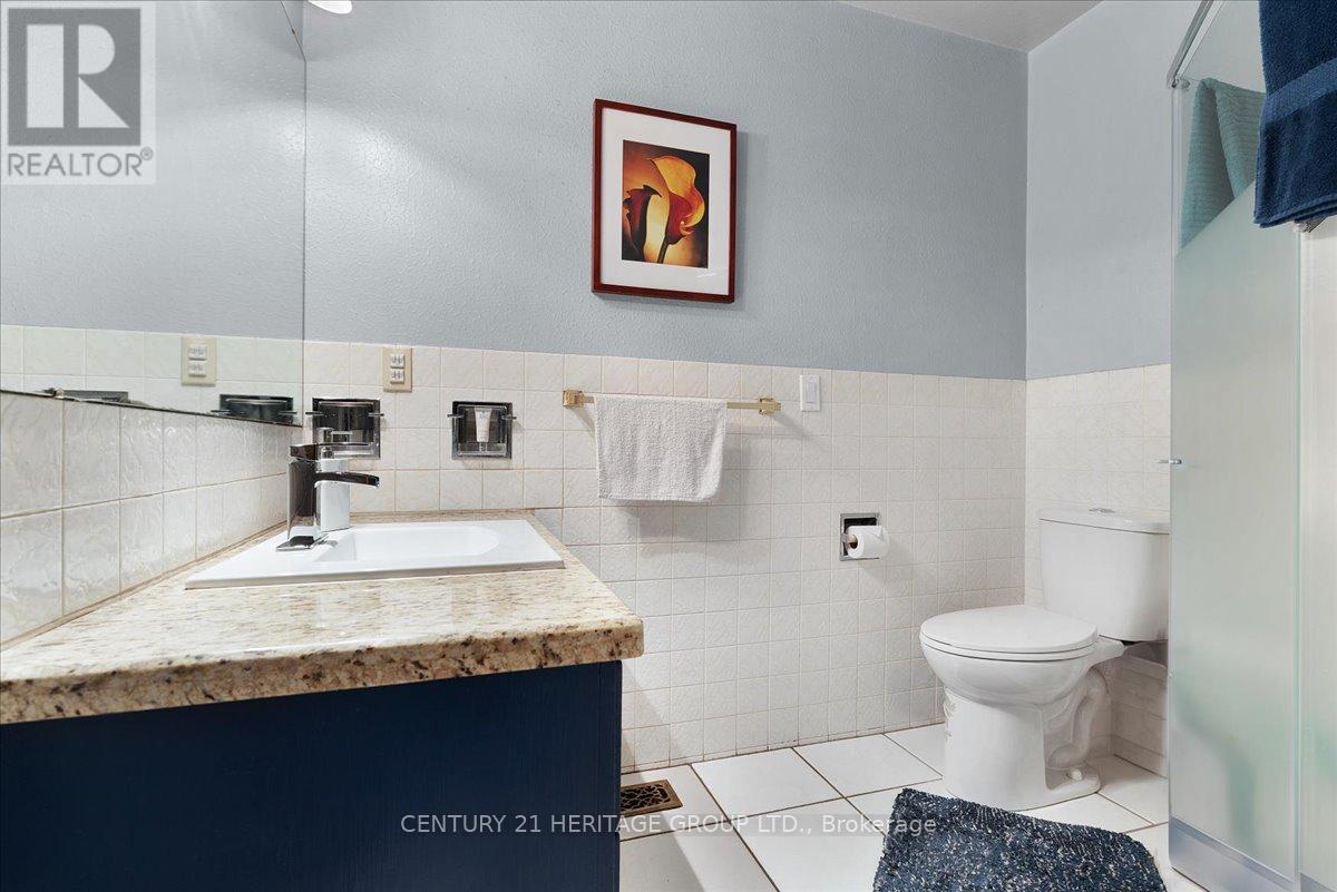 Single Family House for Sale in  ELMHURST DRIVE Hamilton (Sherwood) 