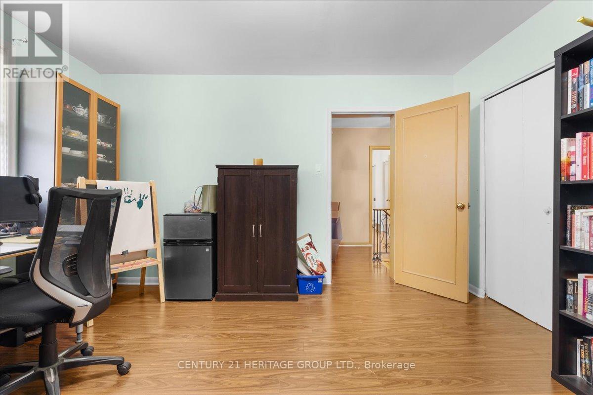 Single Family House for Sale in  ELMHURST DRIVE Hamilton (Sherwood) 