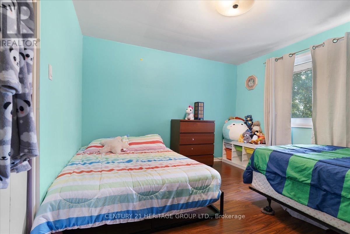 Single Family House for Sale in  ELMHURST DRIVE Hamilton (Sherwood) 