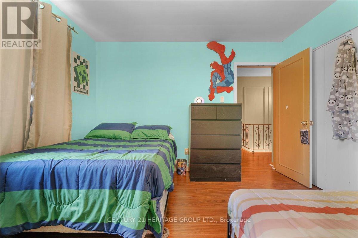 Single Family House for Sale in  ELMHURST DRIVE Hamilton (Sherwood) 