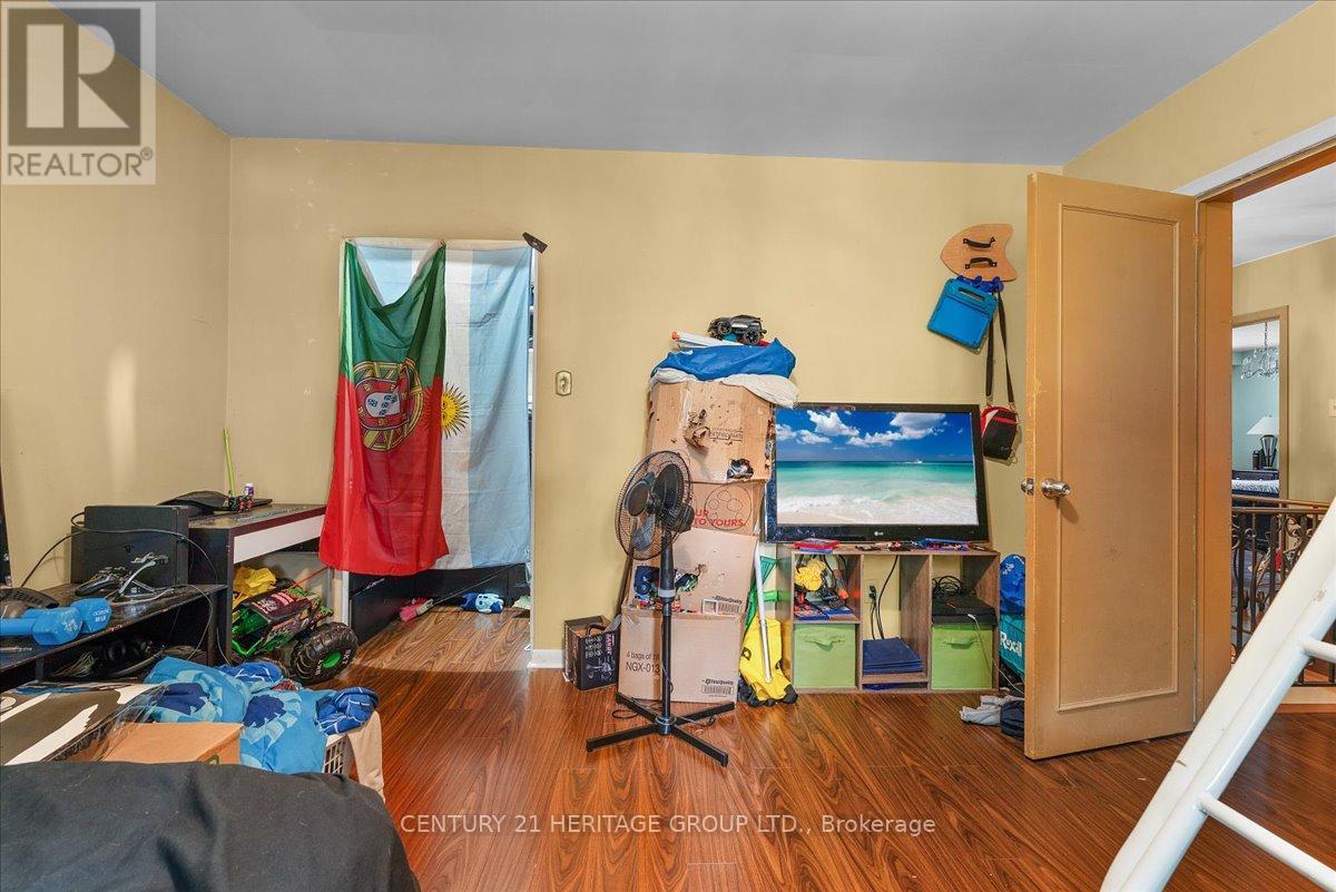 Single Family House for Sale in  ELMHURST DRIVE Hamilton (Sherwood) 