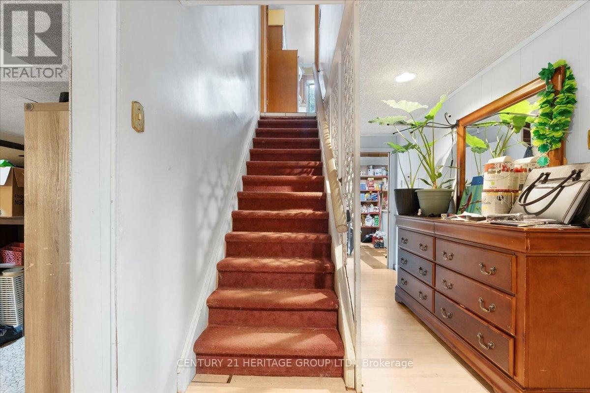 Single Family House for Sale in  ELMHURST DRIVE Hamilton (Sherwood) 