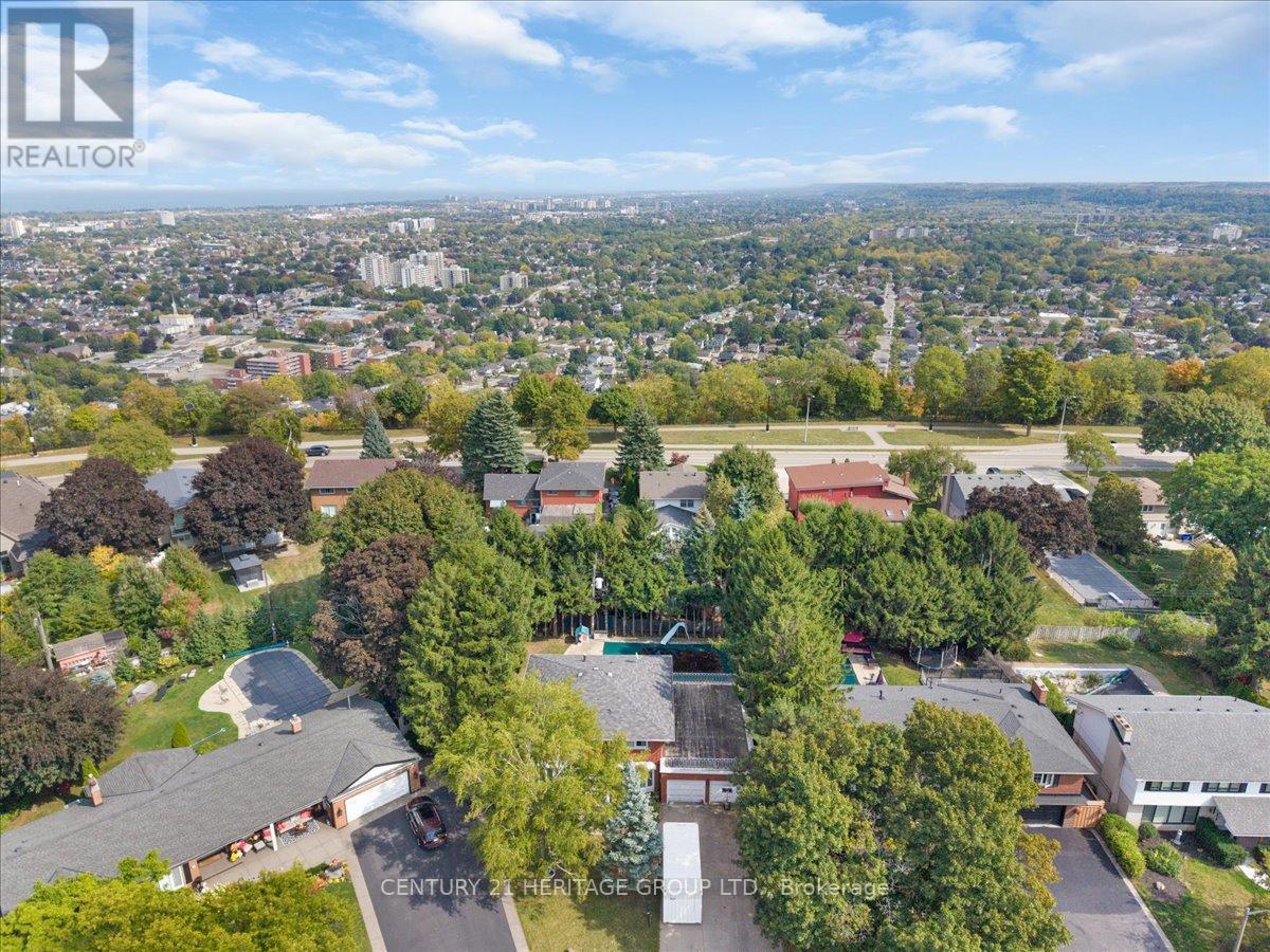 Single Family House for Sale in  ELMHURST DRIVE Hamilton (Sherwood) 