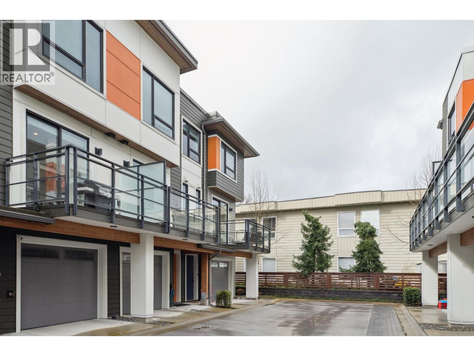 601 3021 ST GEORGE STREET, Port Moody