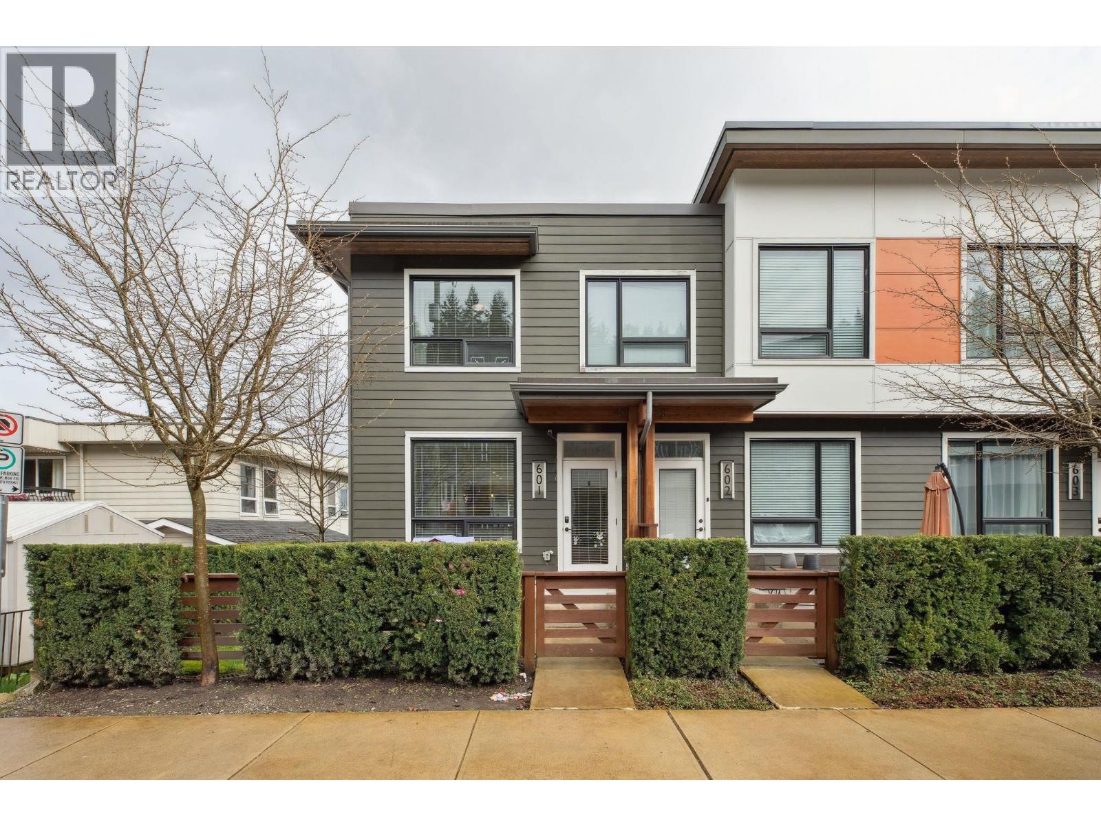 601 3021 ST GEORGE STREET, Port Moody