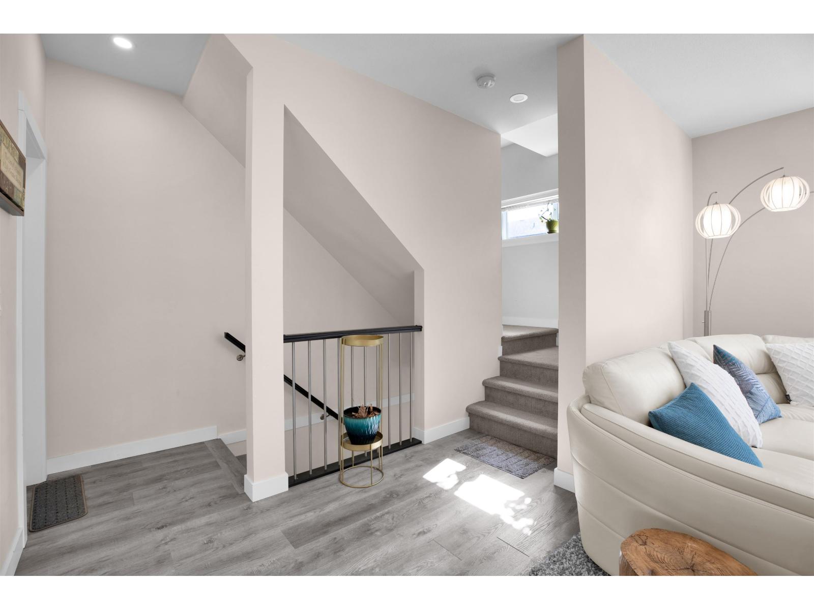 25 7740 GRAND STREET, Mission