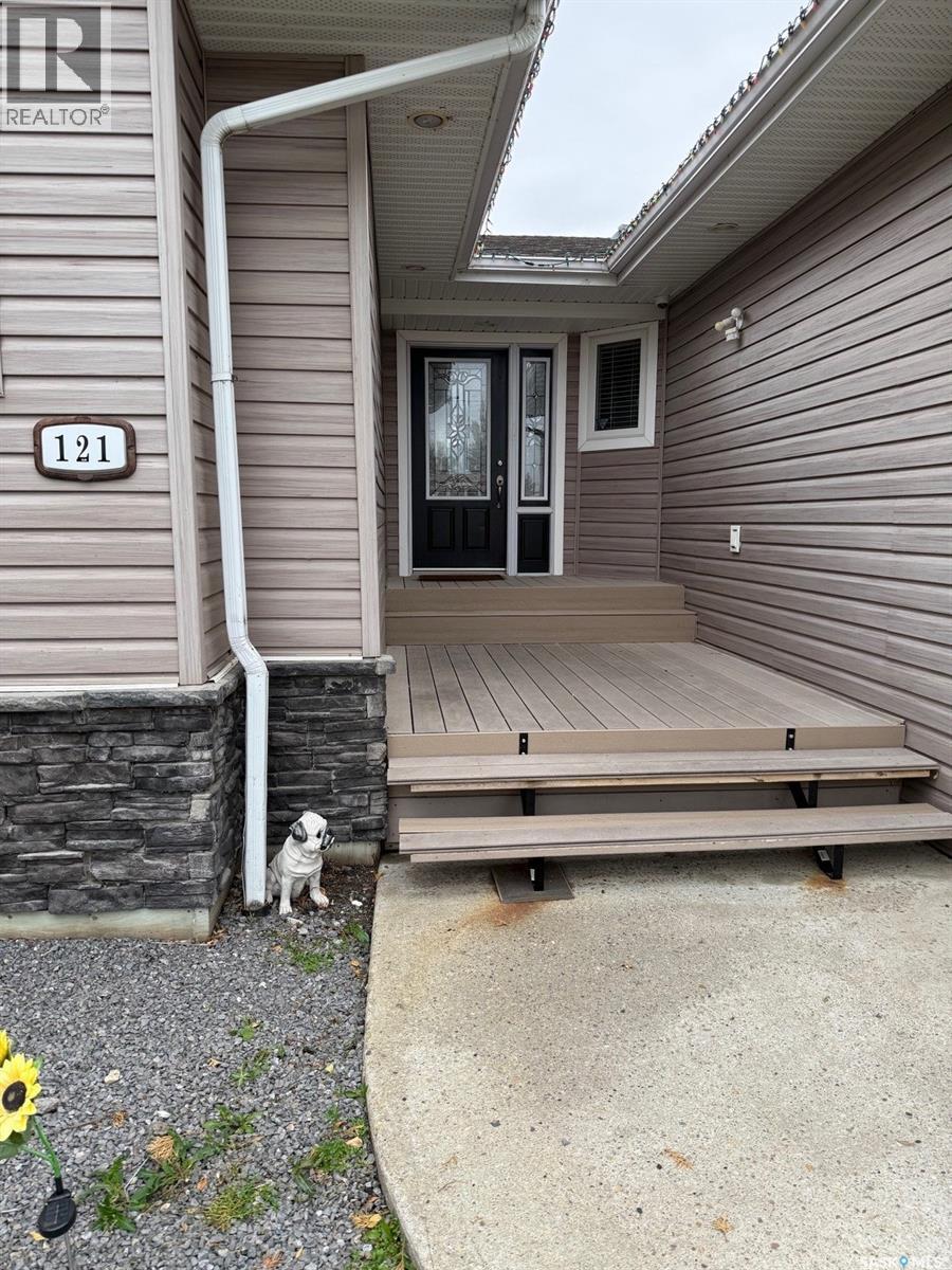 121 18th STREET W - Photo 4 of 41, Battleford, Saskatchewan