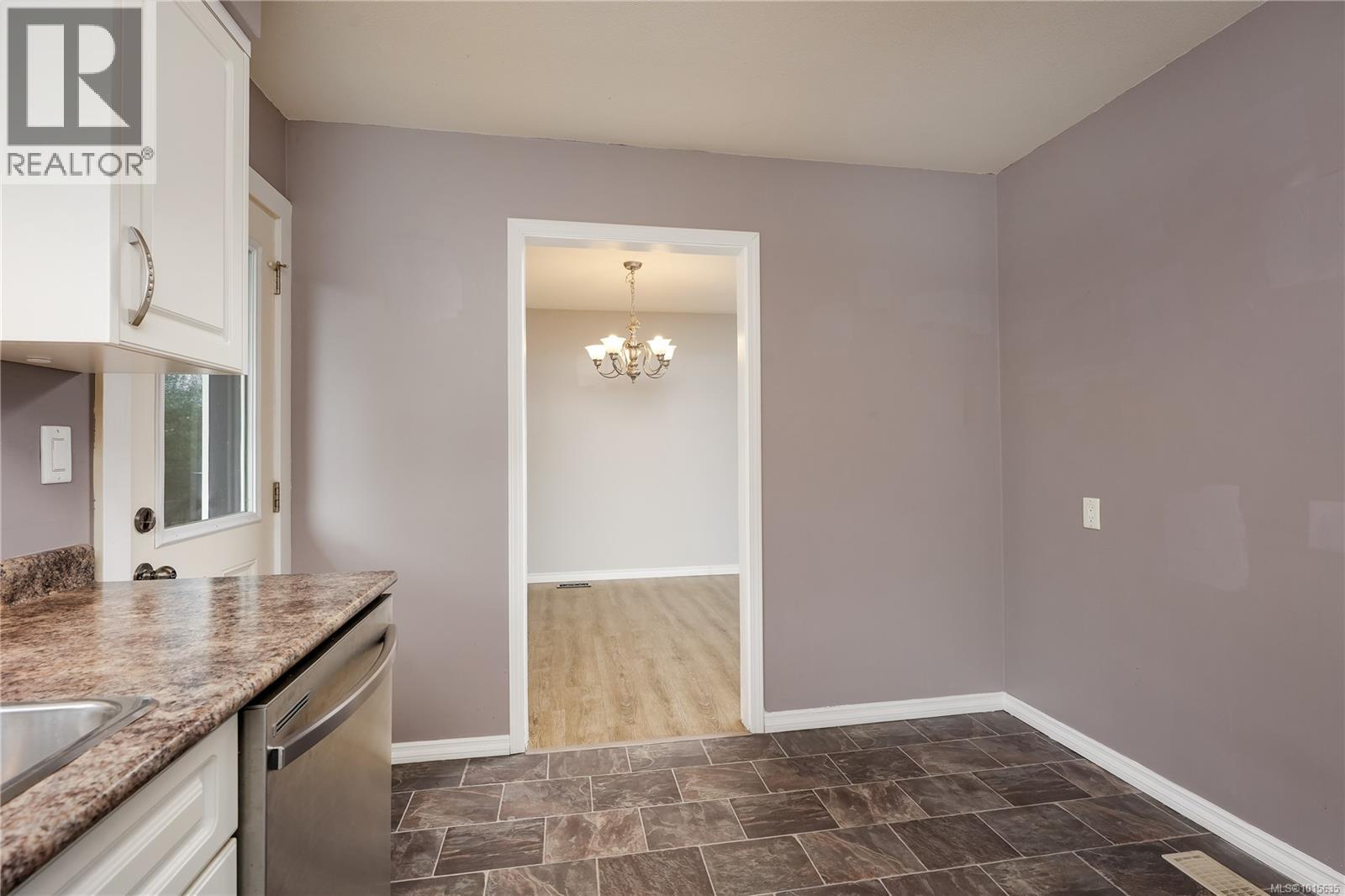  10378 Patricia Place, Sidney