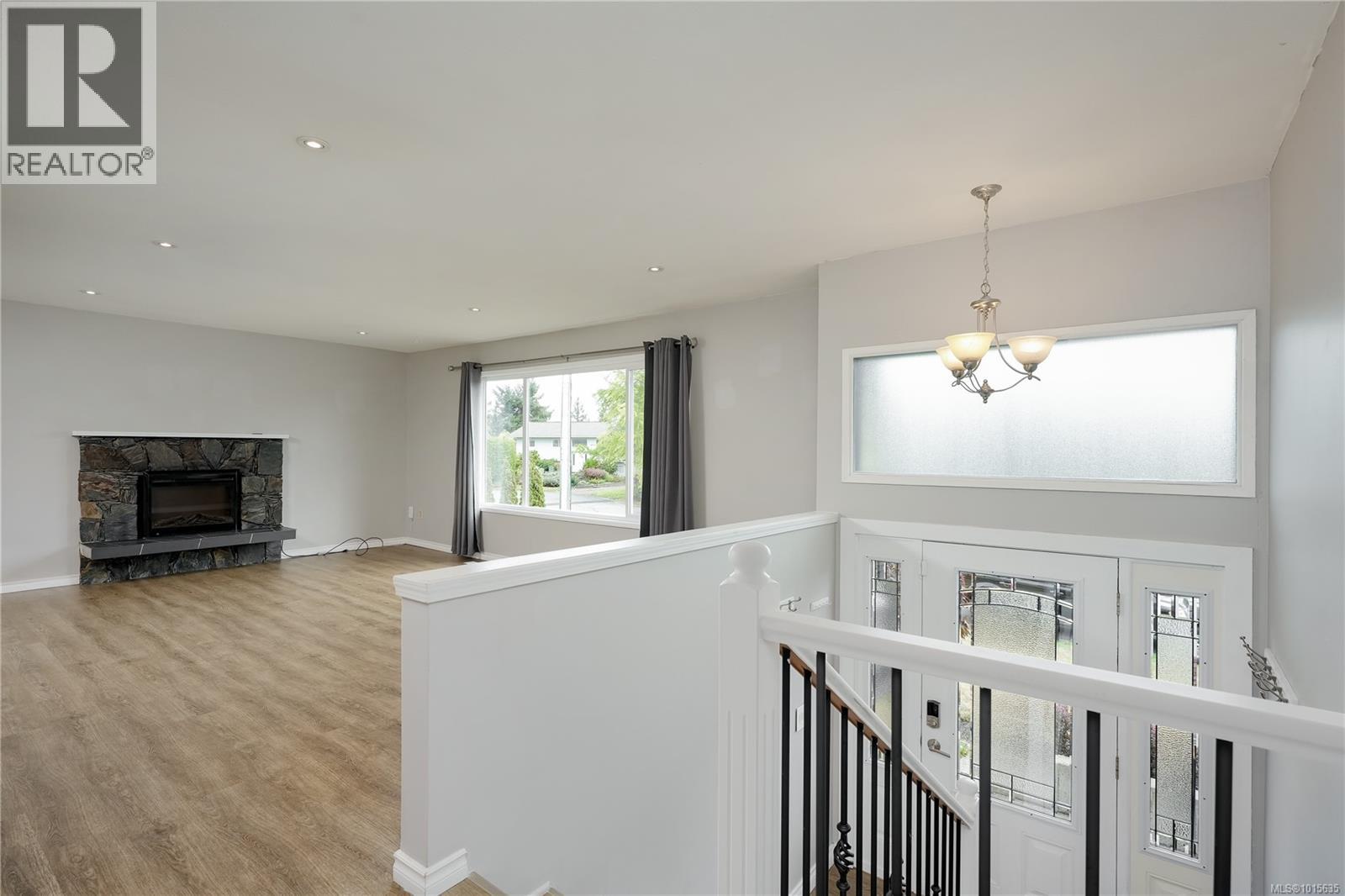  10378 Patricia Place, Sidney