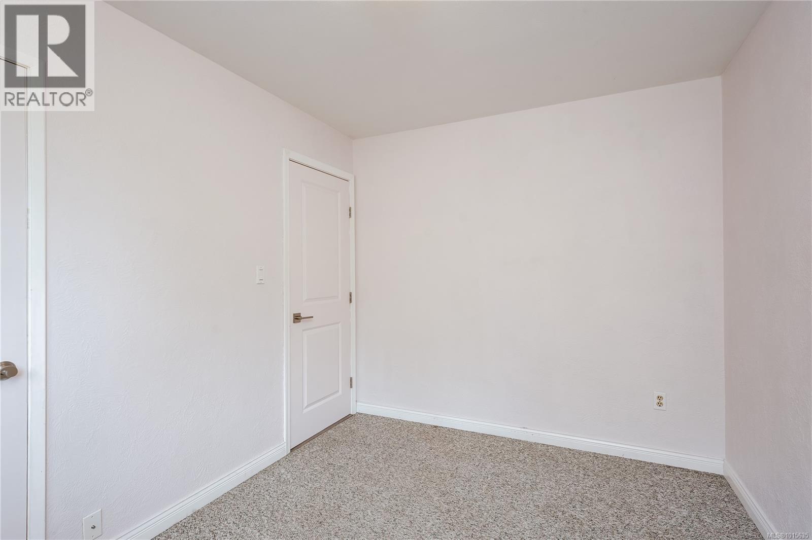  10378 Patricia Place, Sidney