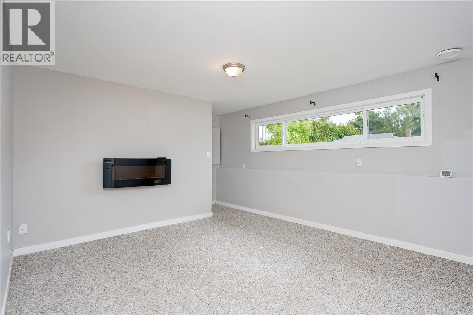  10378 Patricia Place, Sidney