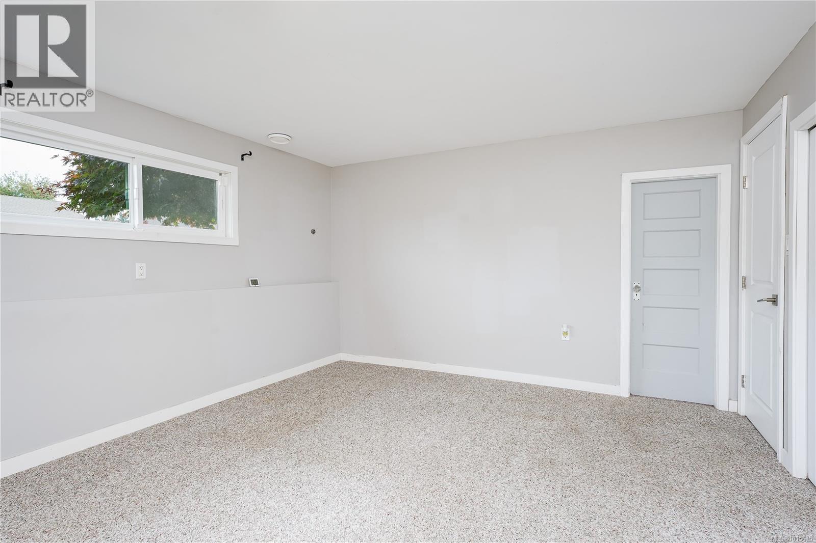  10378 Patricia Place, Sidney