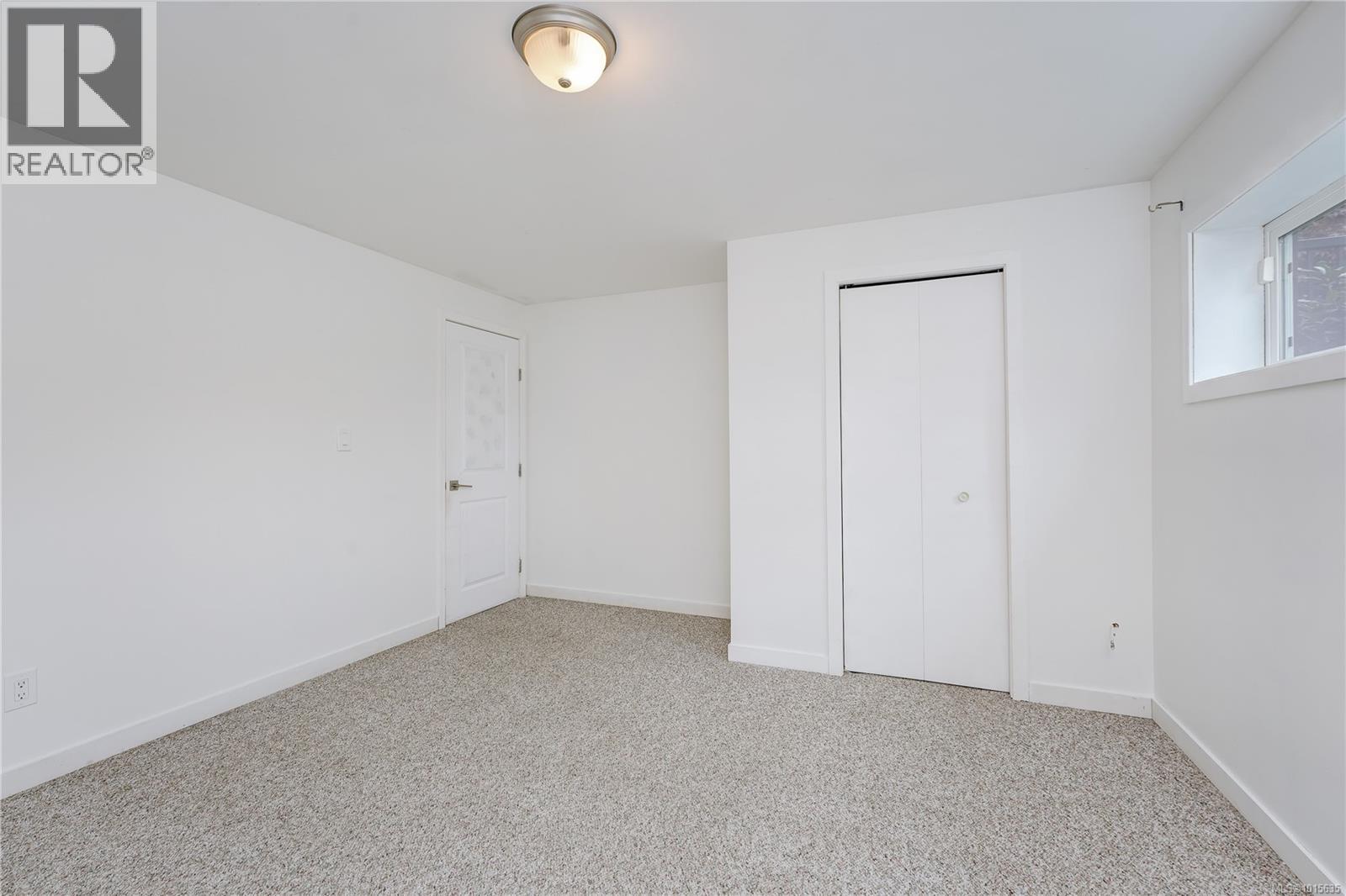  10378 Patricia Place, Sidney