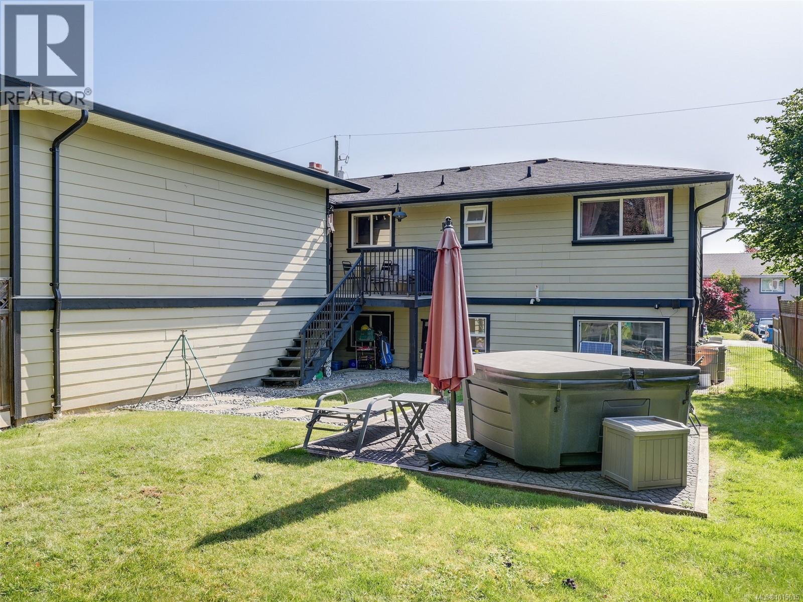  10378 Patricia Place, Sidney