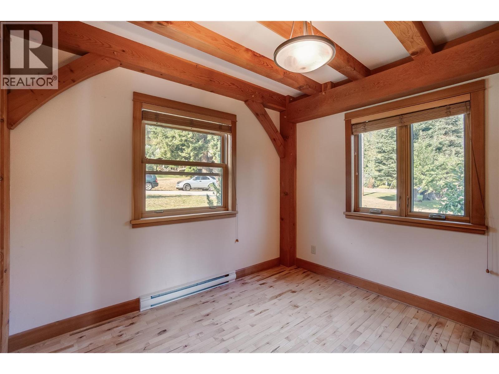 130 8th Street N, Kaslo