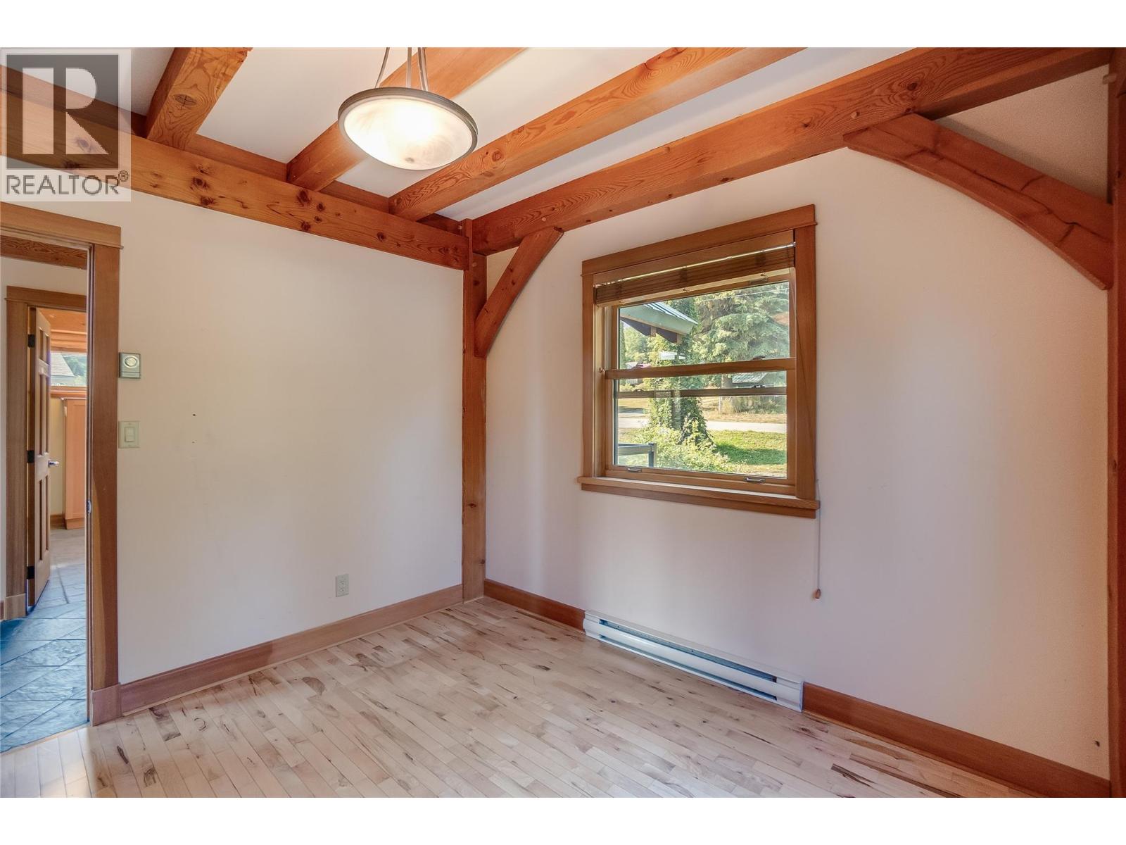 130 8th Street N, Kaslo