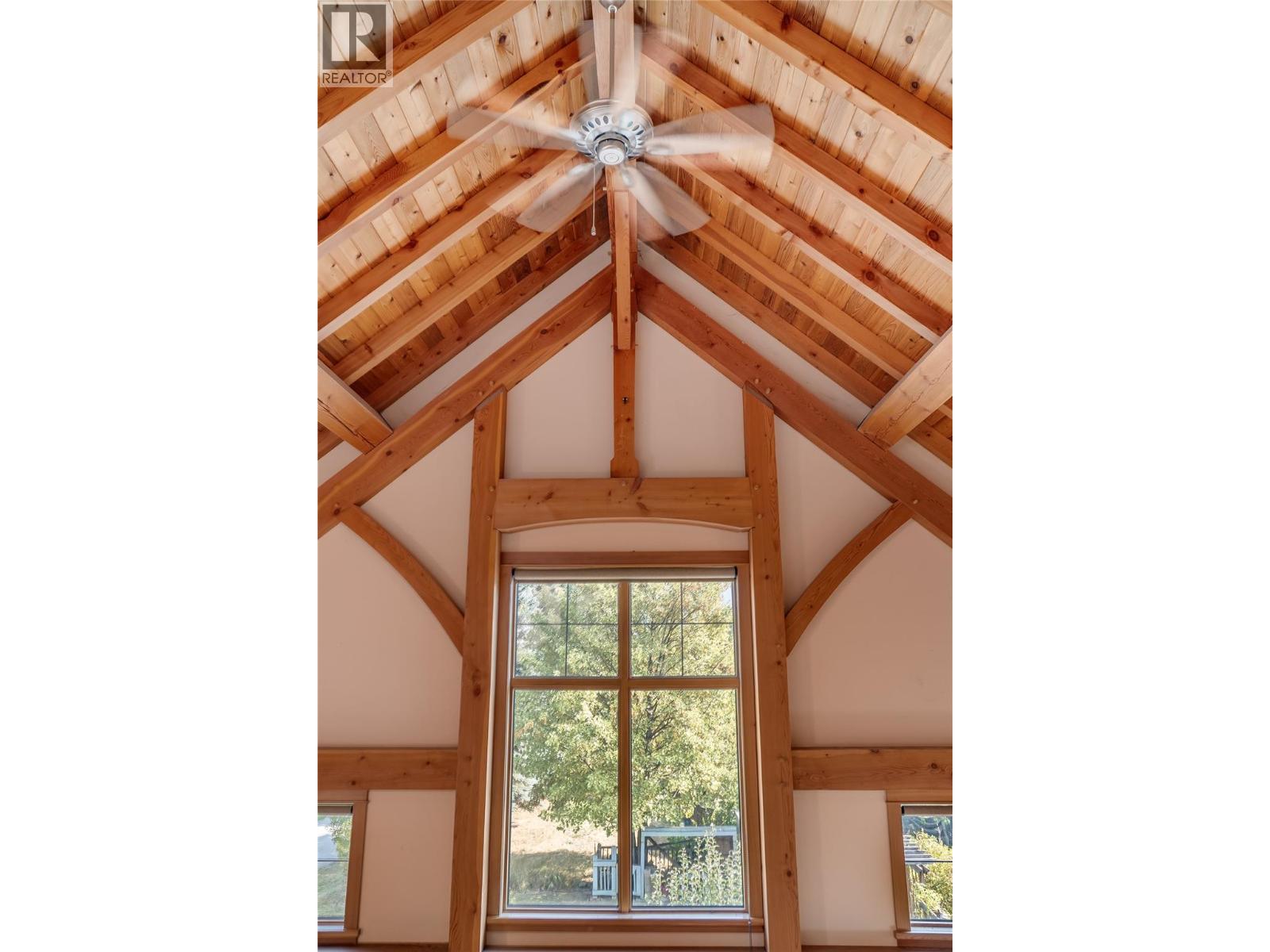 130 8th Street N, Kaslo