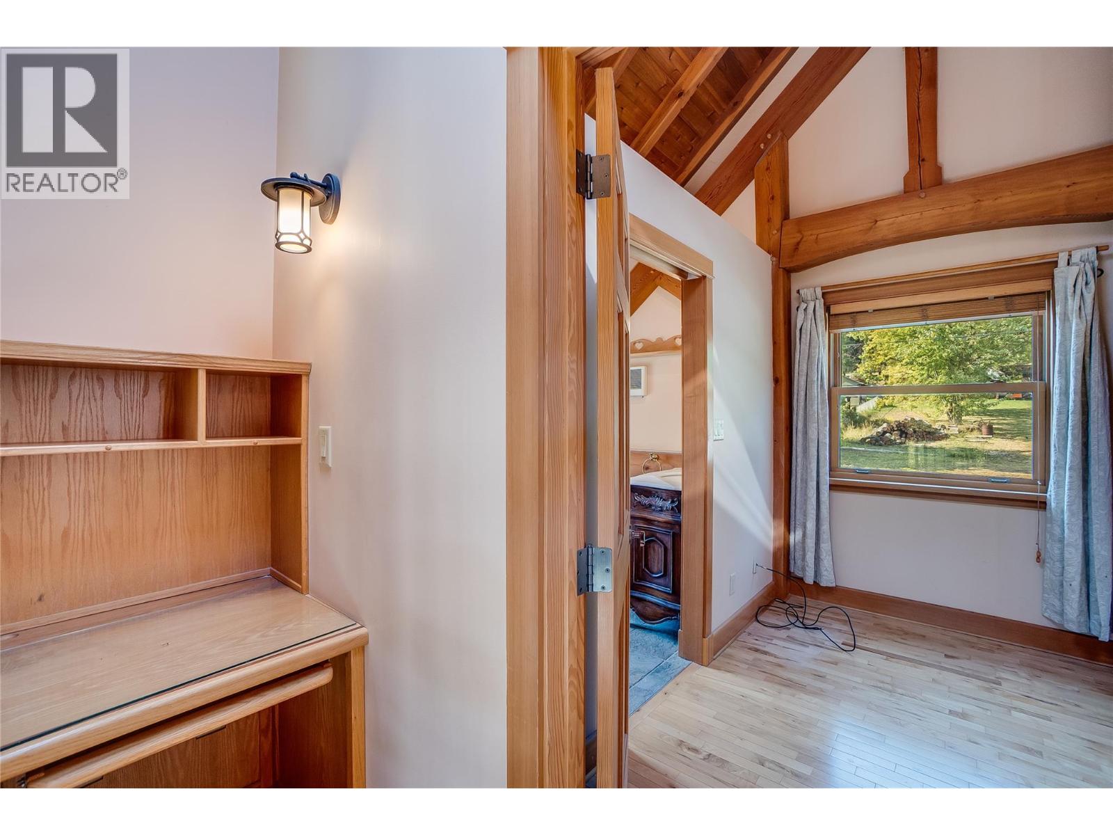 130 8th Street N, Kaslo