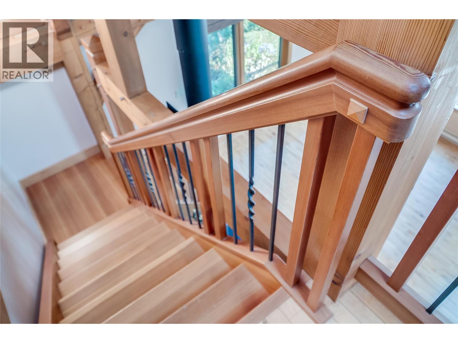 130 8th Street N, Kaslo