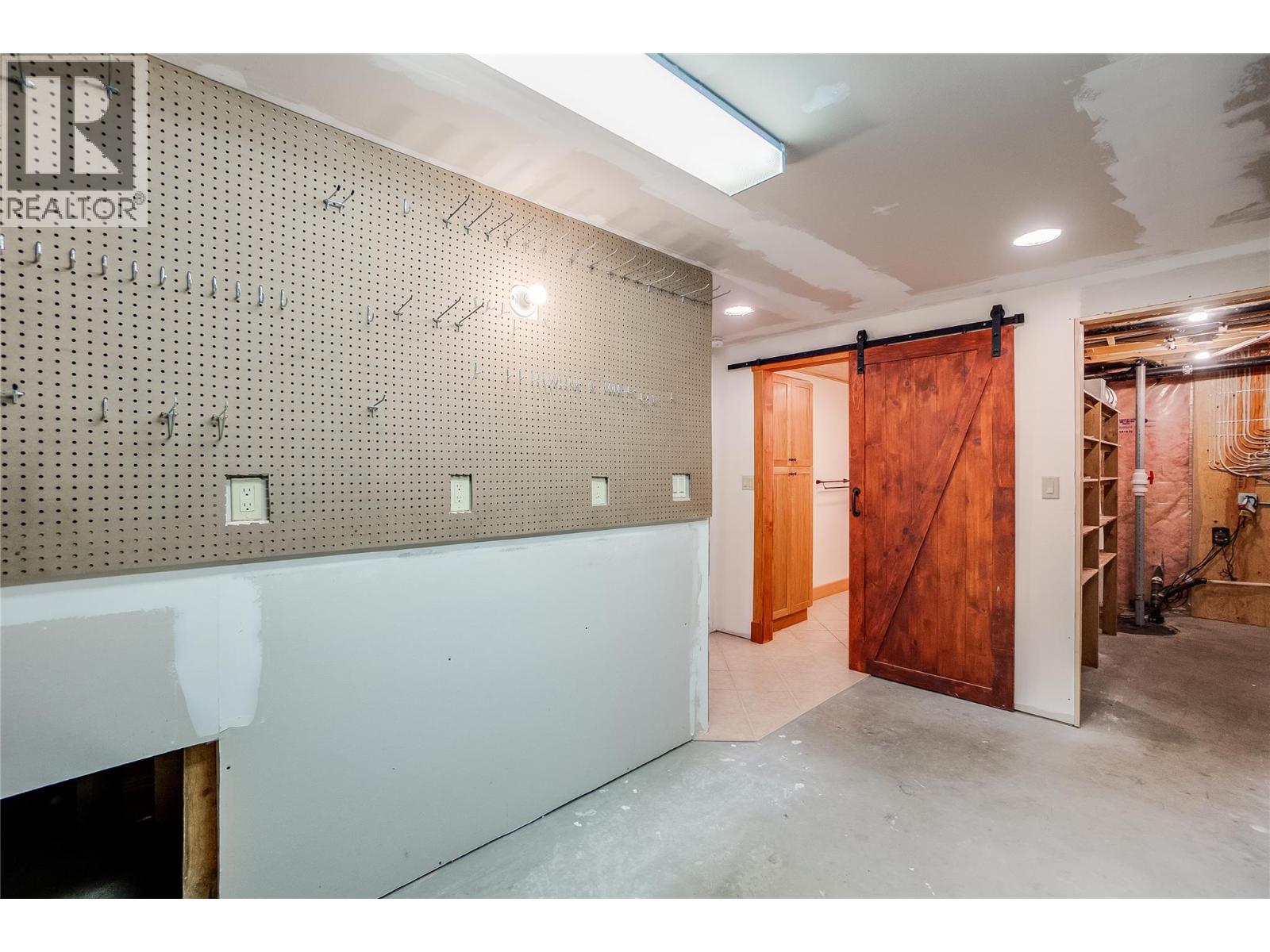 130 8th Street N, Kaslo