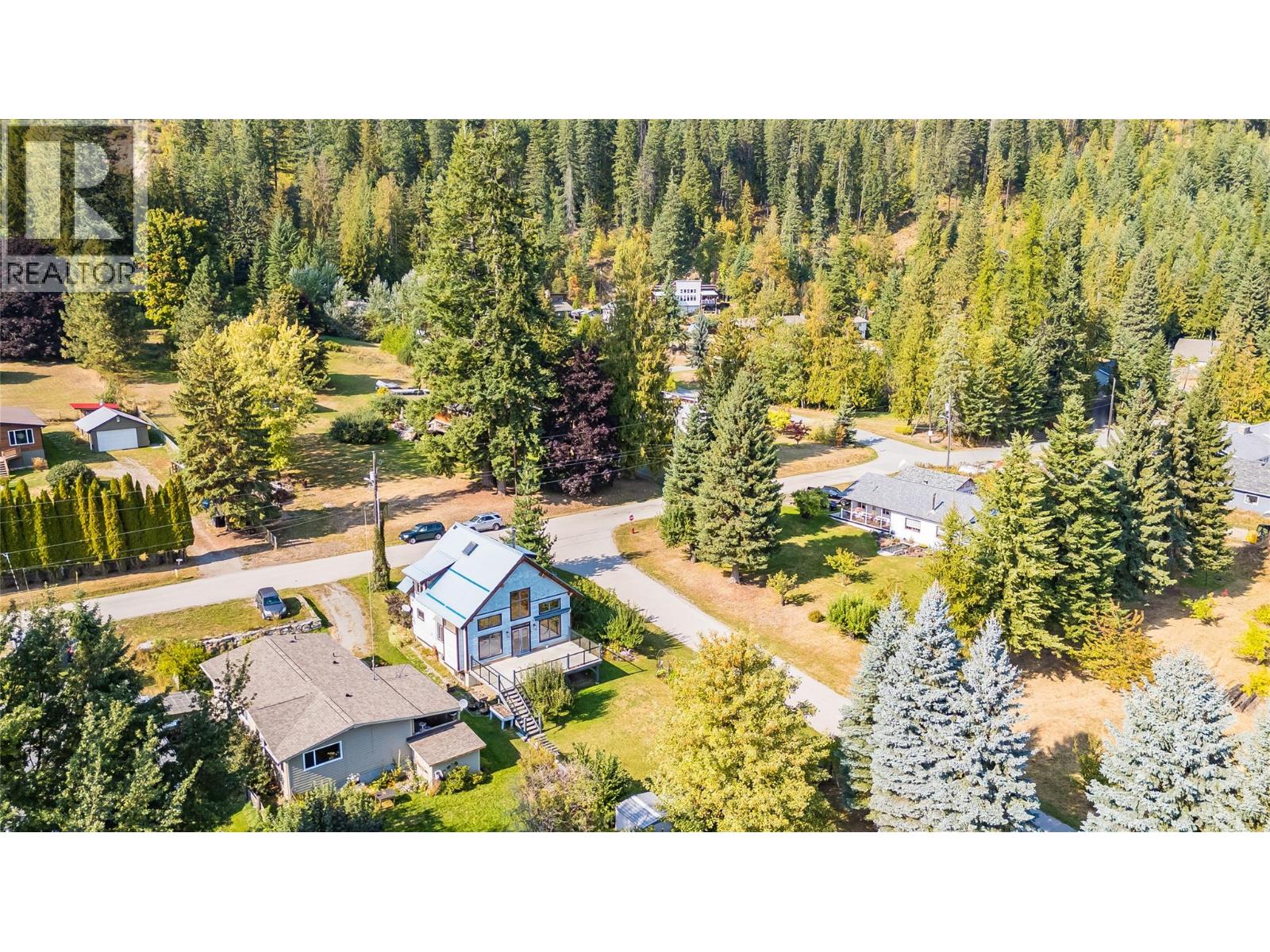 130 8th Street N, Kaslo