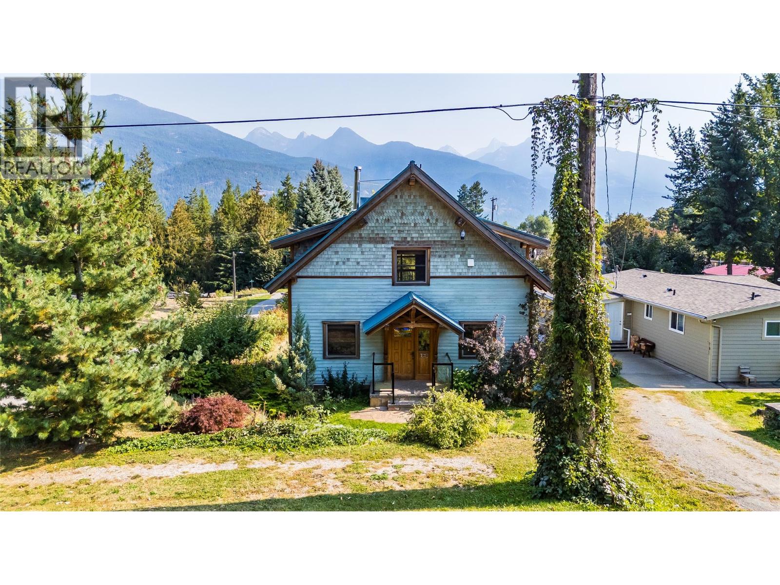 130 8th Street N, Kaslo