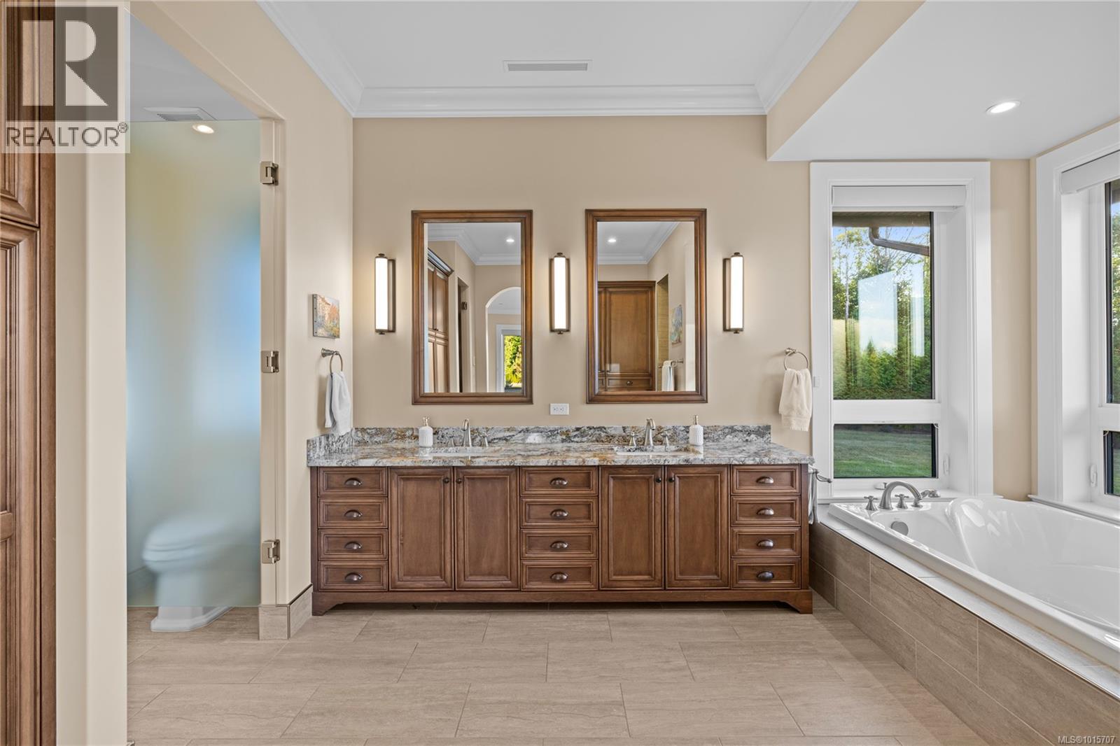 445 Blower Rd, Parksville