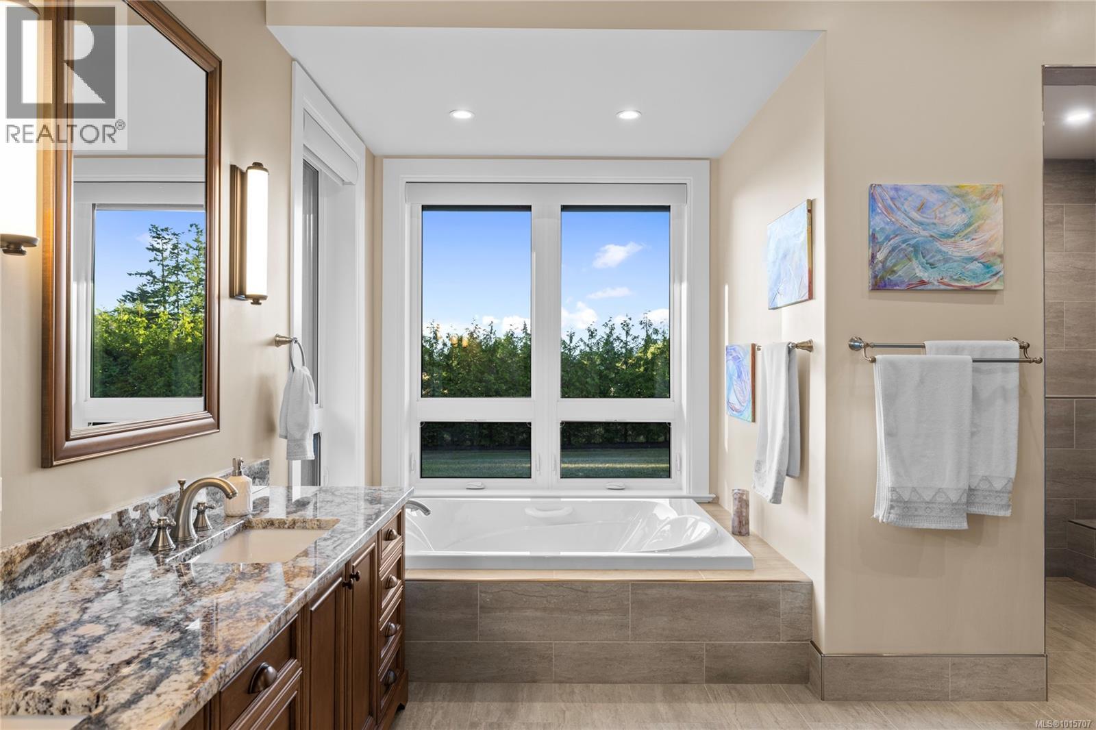 445 Blower Rd, Parksville