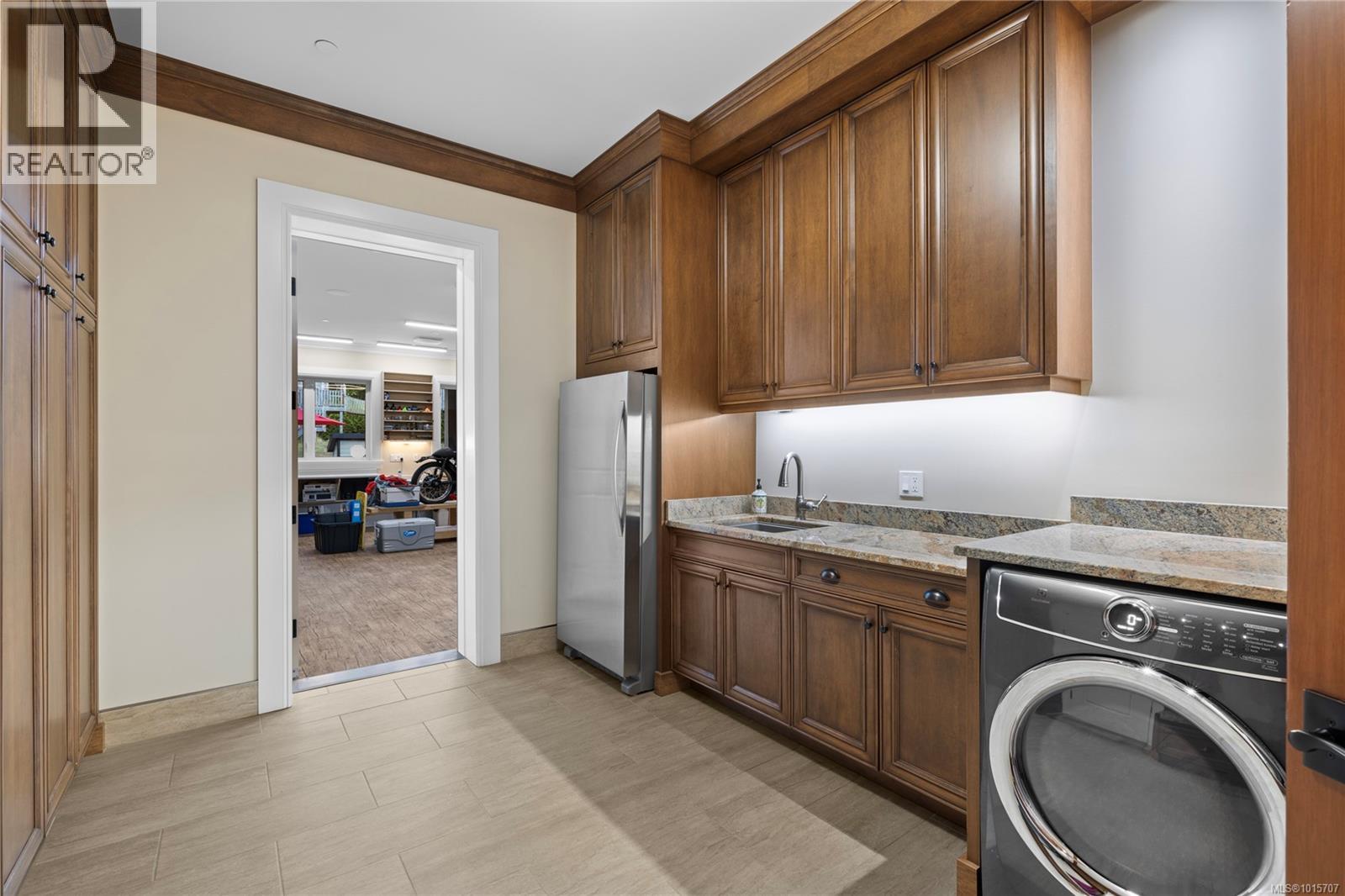 445 Blower Rd, Parksville