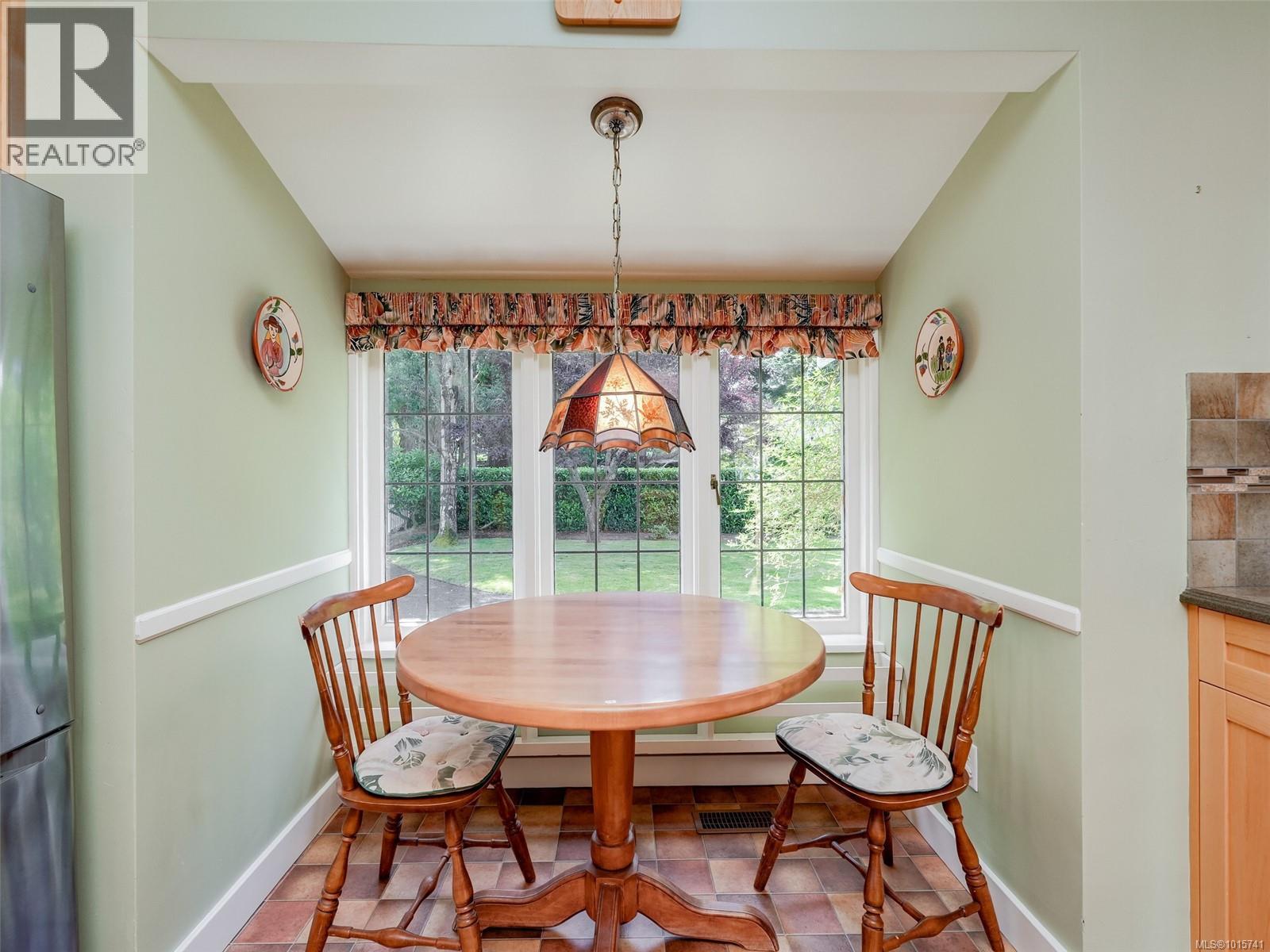  4590 Torquay Drive, Saanich