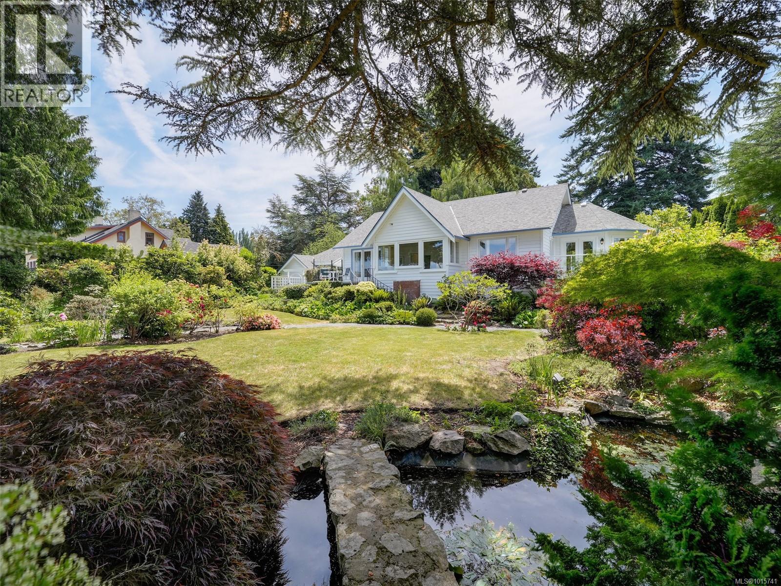  4590 Torquay Drive, Saanich