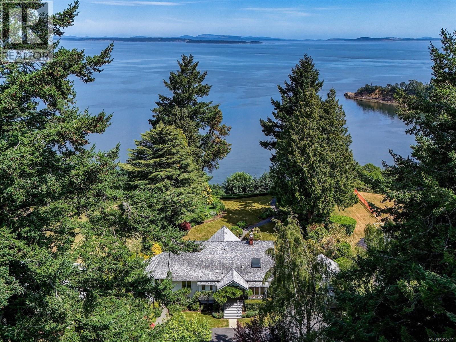  4590 Torquay Drive, Saanich