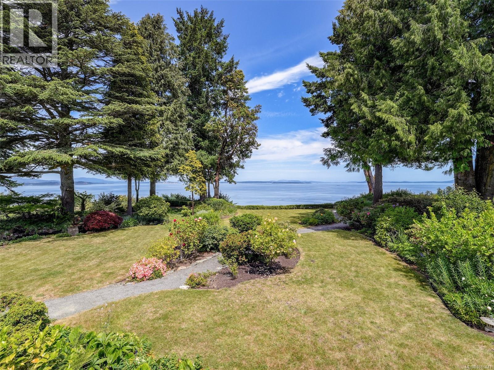 4590 Torquay Drive, Saanich