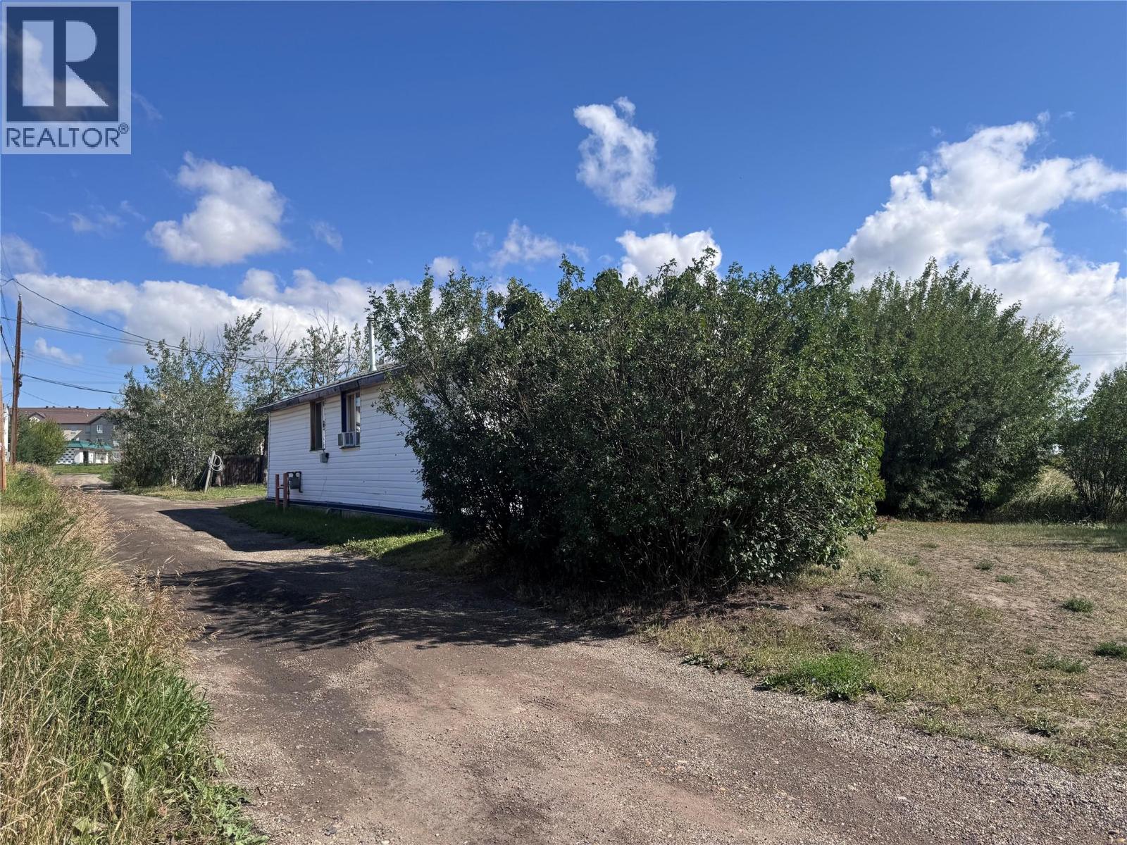 1330 101 Avenue, Dawson Creek