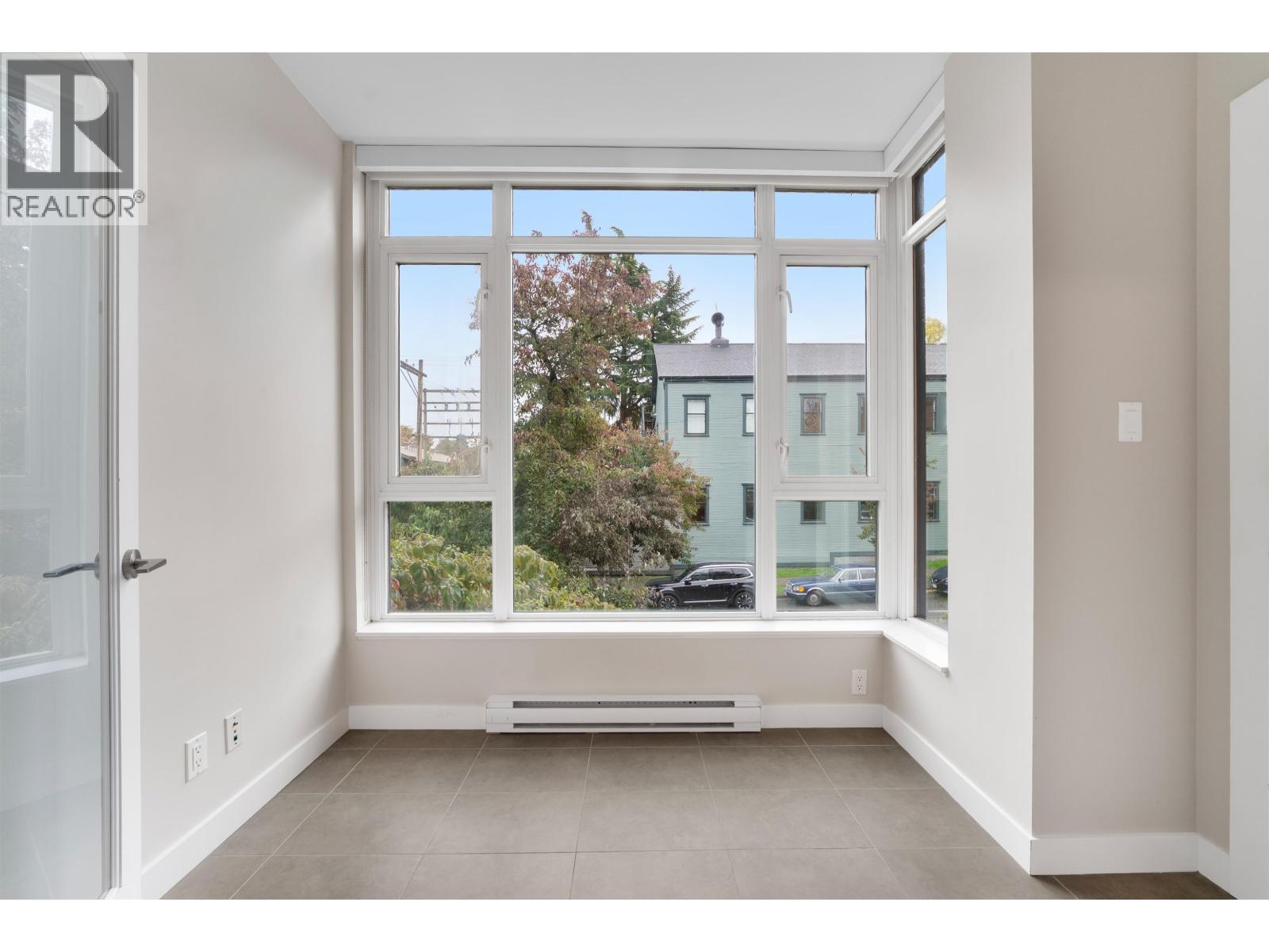 2389 SCOTIA STREET, Vancouver