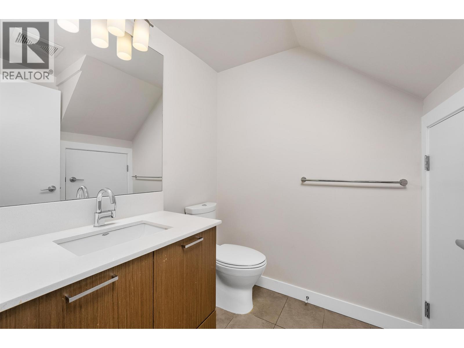2389 SCOTIA STREET, Vancouver