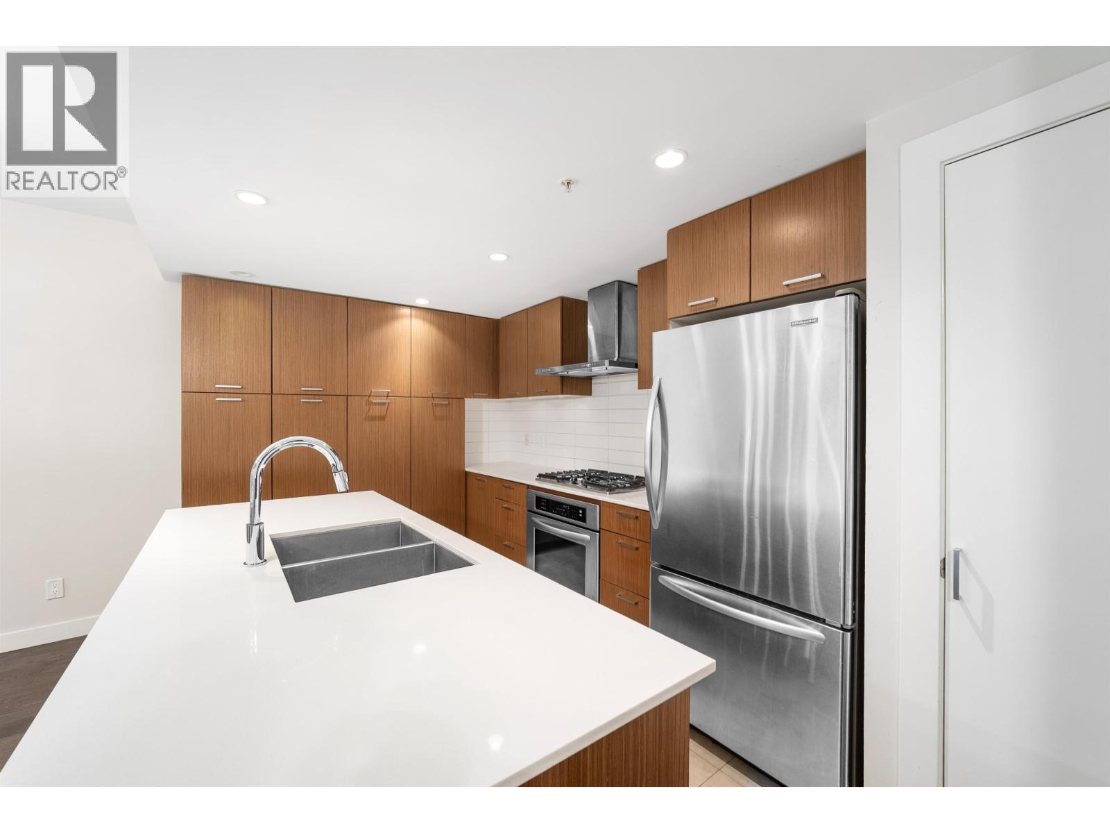 2389 SCOTIA STREET, Vancouver